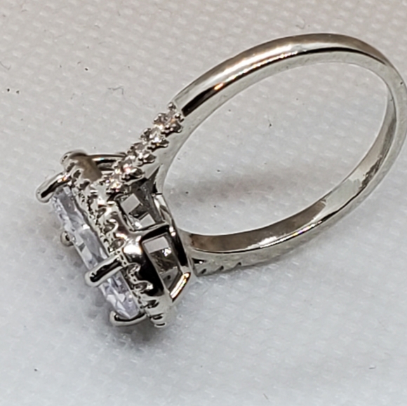 Gorgeous CZ Ring New Sizes 6 and 8 only - Picture 5 of 6